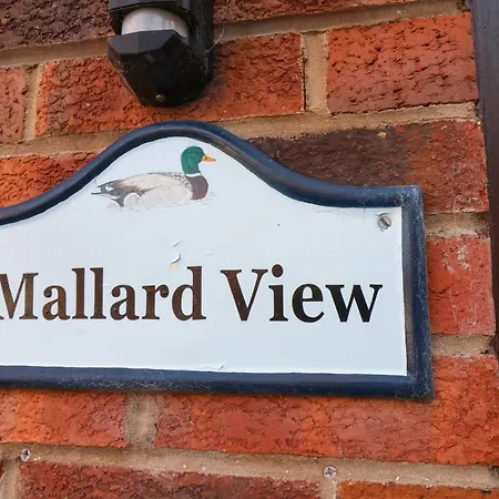 No 15 Riverside Walk Mallard Holiday home