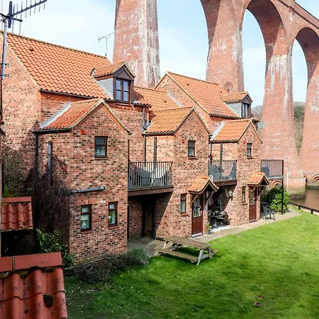 No 15 Riverside Walk Mallard